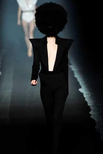 Look 15